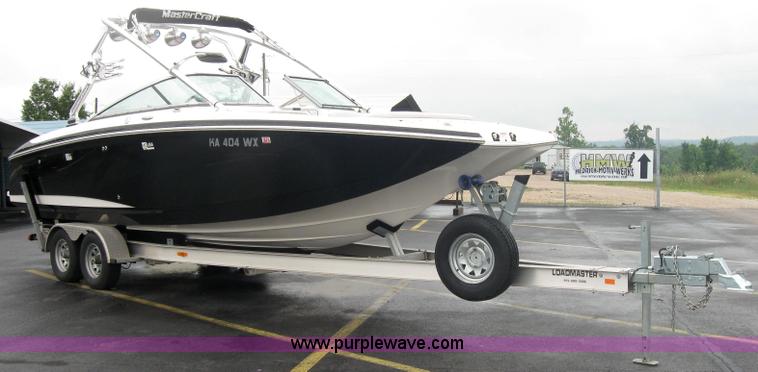 image for item 2090 2007 Mastercraft X-80 STS competition 28' ski boat with trailer