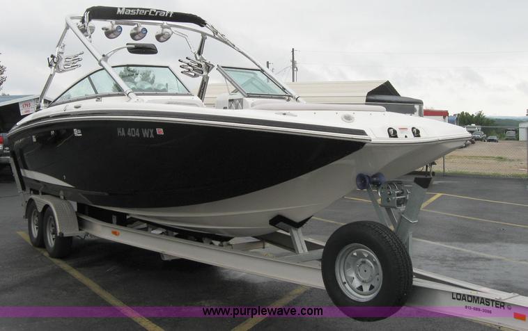 image for item 2090 2007 Mastercraft X-80 STS competition 28' ski boat with trailer