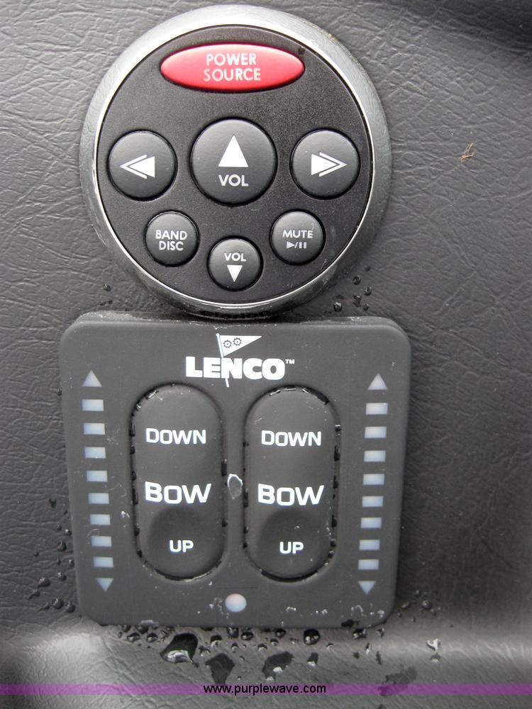 image for item 2090 2007 Mastercraft X-80 STS competition 28' ski boat with trailer