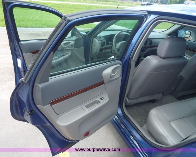 image for item 2151 2004 Chevrolet Impala LS