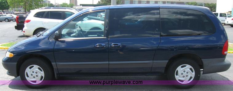 image for item 2242 2000 Dodge Grand Caravan SE minivan