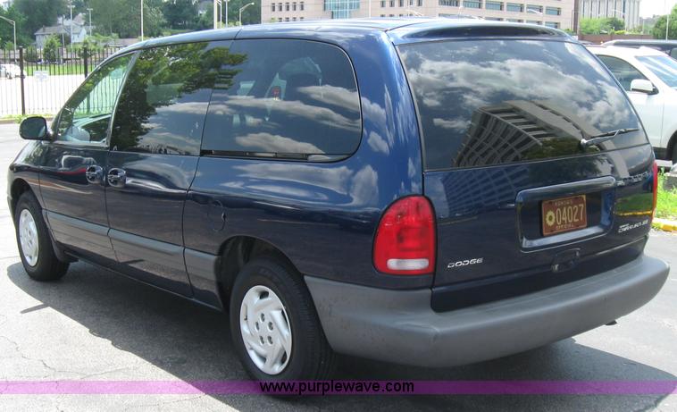 image for item 2242 2000 Dodge Grand Caravan SE minivan