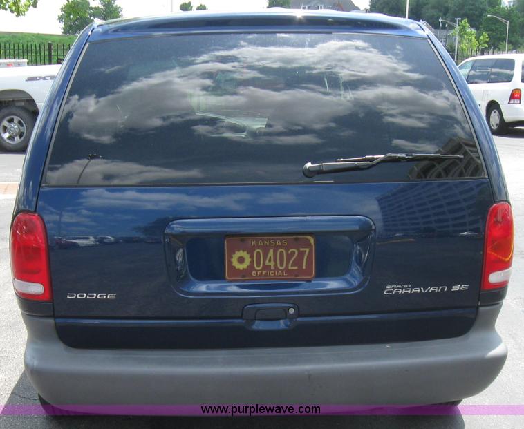 image for item 2242 2000 Dodge Grand Caravan SE minivan