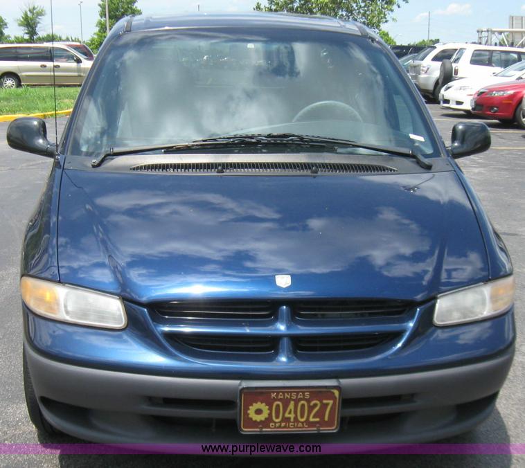 image for item 2242 2000 Dodge Grand Caravan SE minivan