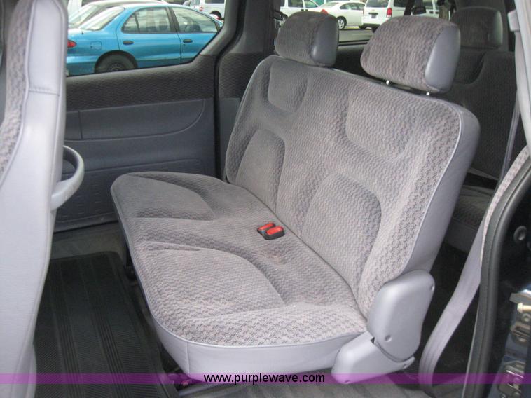 image for item 2242 2000 Dodge Grand Caravan SE minivan