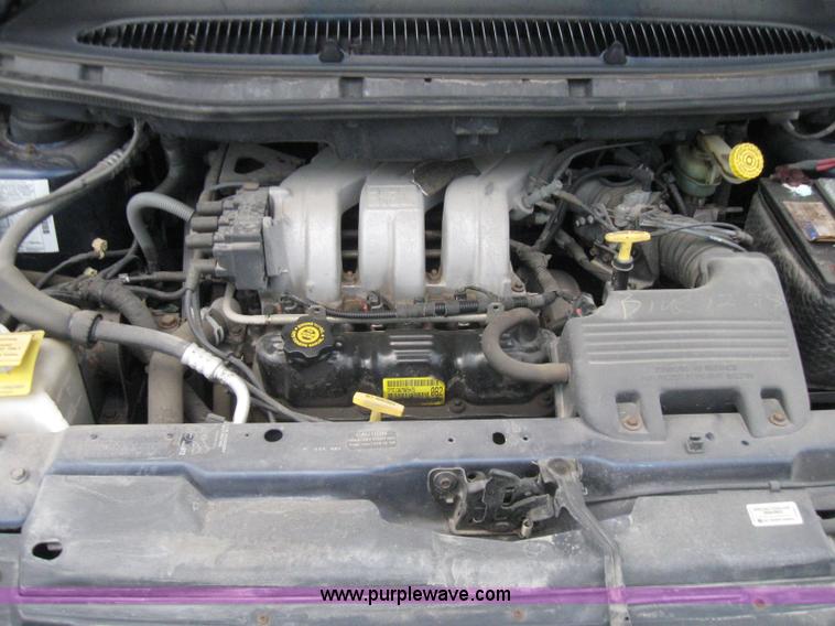 image for item 2242 2000 Dodge Grand Caravan SE minivan