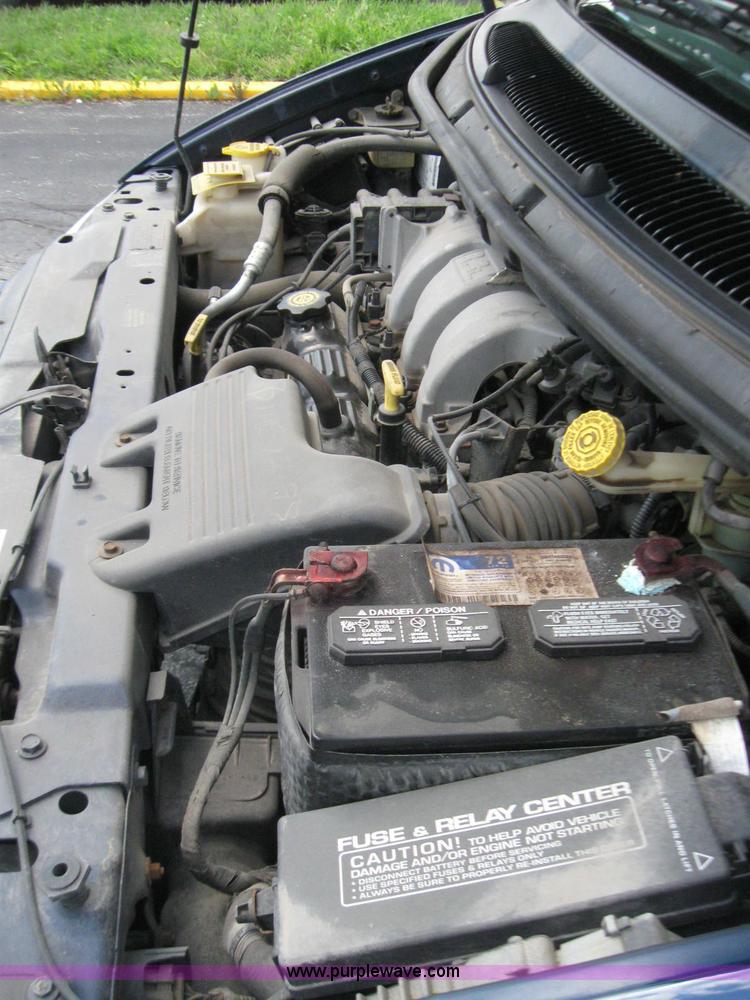image for item 2242 2000 Dodge Grand Caravan SE minivan