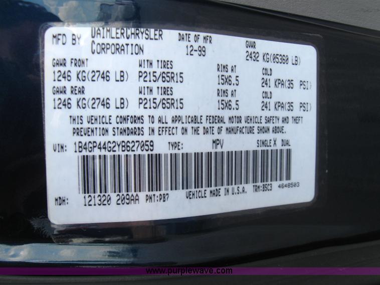 image for item 2242 2000 Dodge Grand Caravan SE minivan