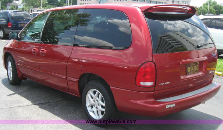 image for item 2243 2000 Dodge Grand Caravan SE minivan