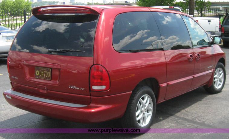 image for item 2243 2000 Dodge Grand Caravan SE minivan