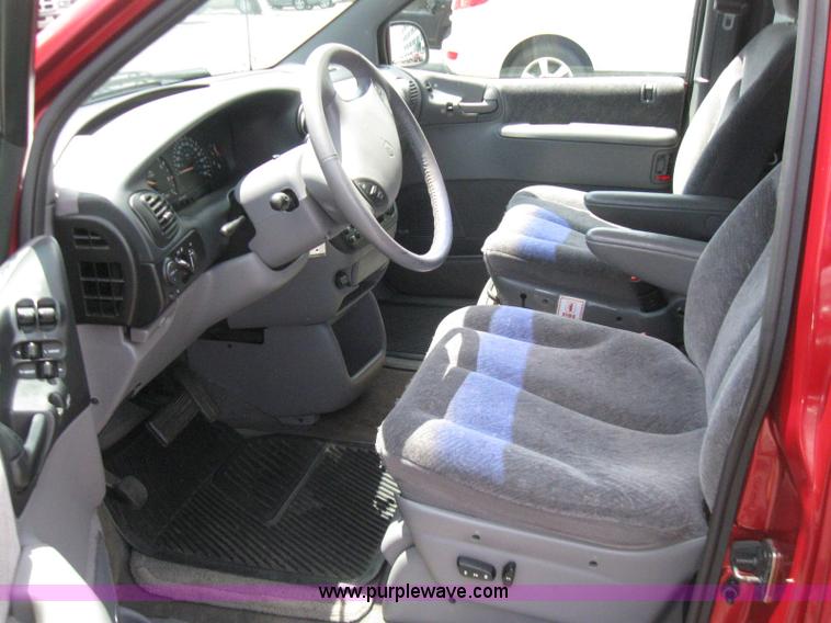 image for item 2243 2000 Dodge Grand Caravan SE minivan
