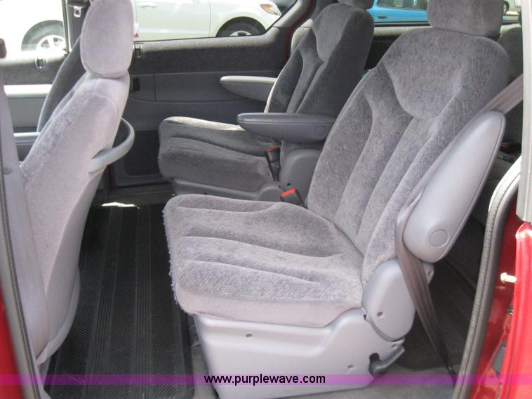 image for item 2243 2000 Dodge Grand Caravan SE minivan