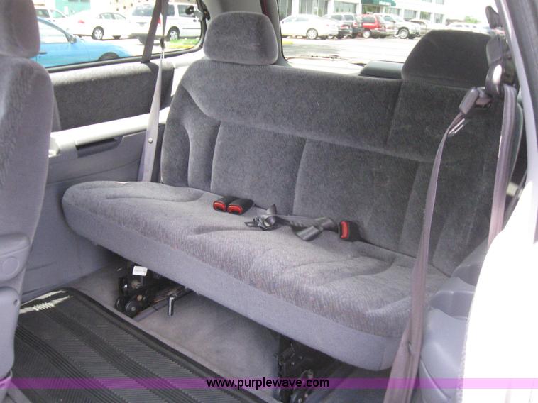 image for item 2243 2000 Dodge Grand Caravan SE minivan