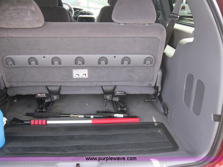 image for item 2243 2000 Dodge Grand Caravan SE minivan