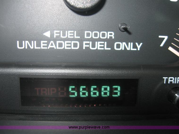 image for item 2243 2000 Dodge Grand Caravan SE minivan