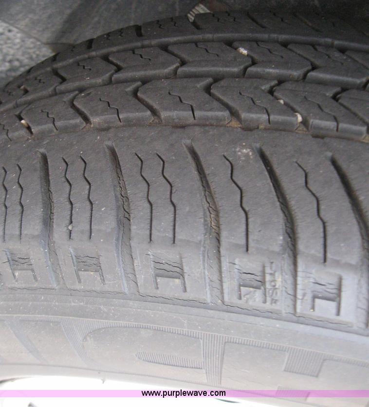 image for item 2243 2000 Dodge Grand Caravan SE minivan