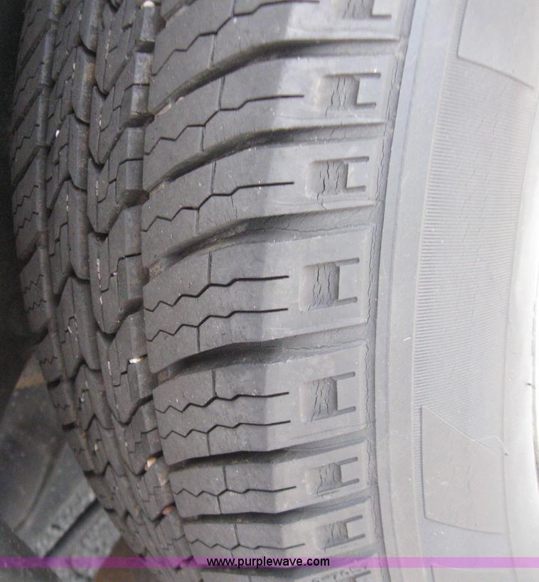 image for item 2243 2000 Dodge Grand Caravan SE minivan