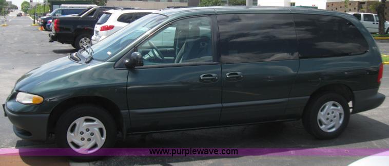 image for item 2244 2000 Dodge Grand Caravan SE minivan