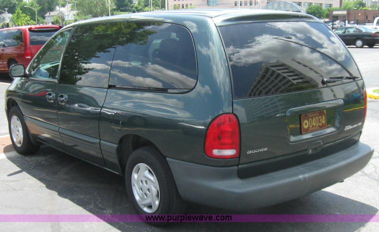 image for item 2244 2000 Dodge Grand Caravan SE minivan