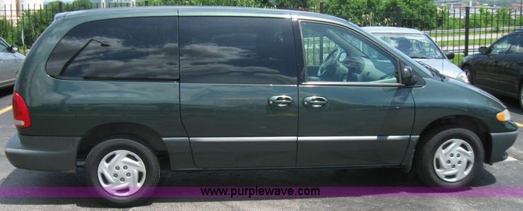 image for item 2244 2000 Dodge Grand Caravan SE minivan