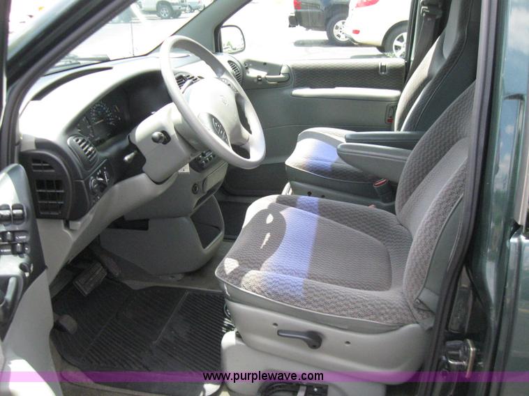 image for item 2244 2000 Dodge Grand Caravan SE minivan