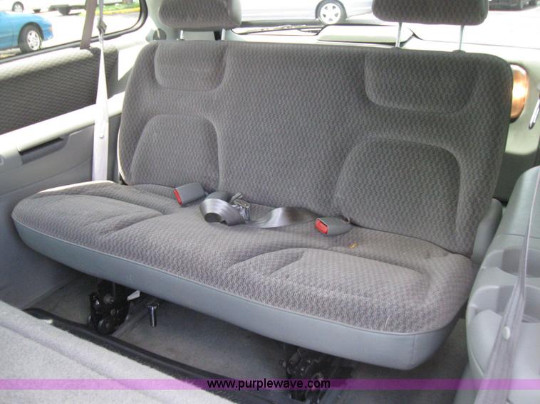 image for item 2244 2000 Dodge Grand Caravan SE minivan