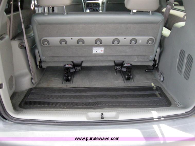 image for item 2244 2000 Dodge Grand Caravan SE minivan