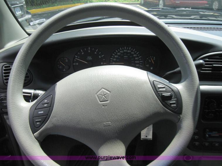 image for item 2244 2000 Dodge Grand Caravan SE minivan
