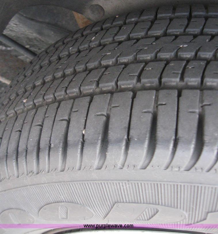 image for item 2244 2000 Dodge Grand Caravan SE minivan