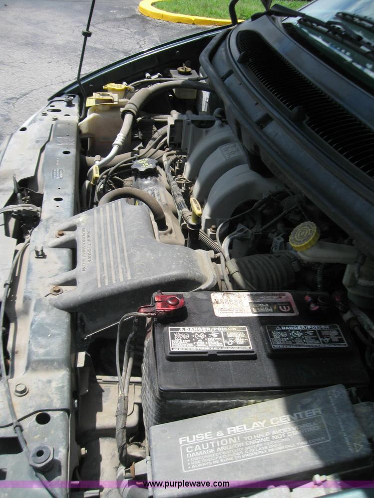 image for item 2244 2000 Dodge Grand Caravan SE minivan