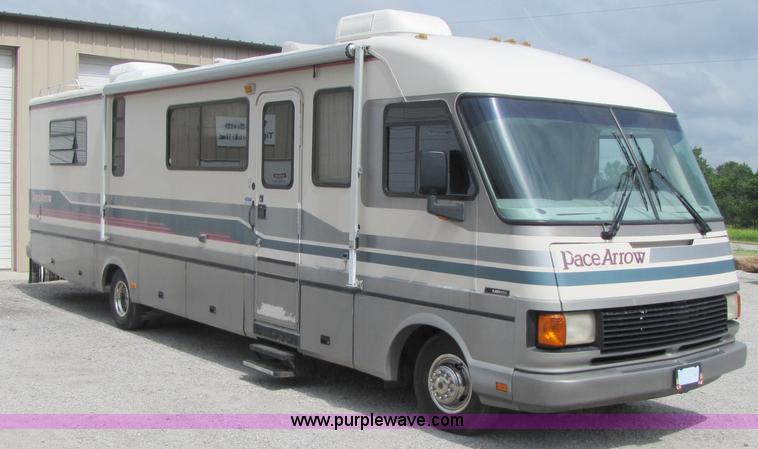 image for item 3381 1992 Fleetwood Pace Arrow RV