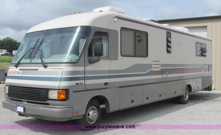 image for item 3381 1992 Fleetwood Pace Arrow RV