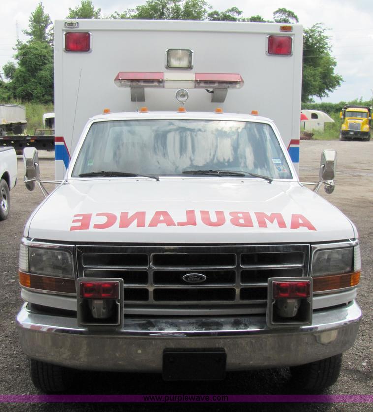 image for item 3510 1997 Ford F350 ambulance