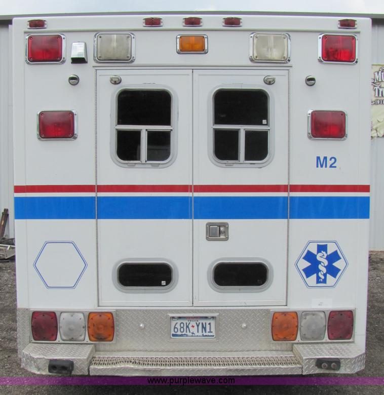 image for item 3510 1997 Ford F350 ambulance