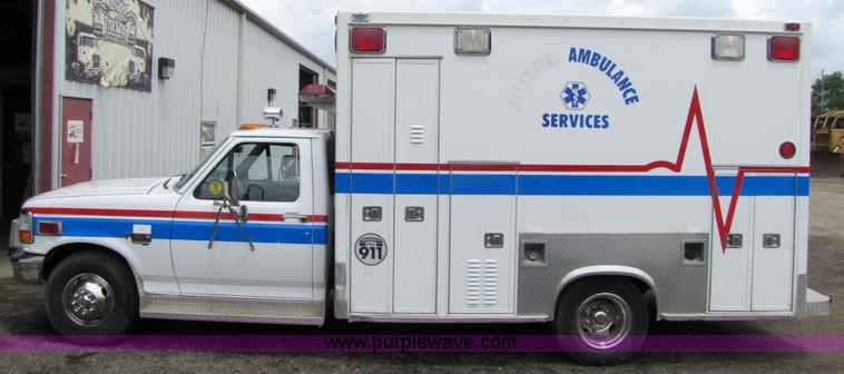 image for item 3510 1997 Ford F350 ambulance