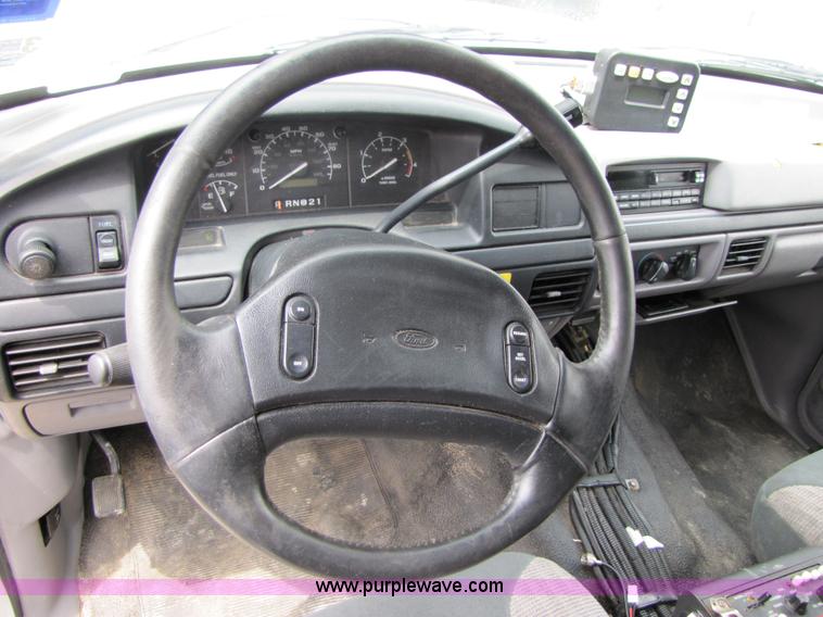 image for item 3510 1997 Ford F350 ambulance