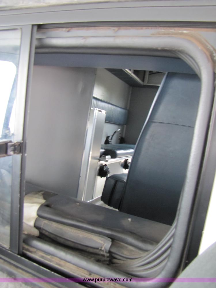 image for item 3510 1997 Ford F350 ambulance