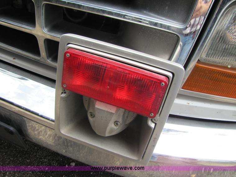 image for item 3510 1997 Ford F350 ambulance