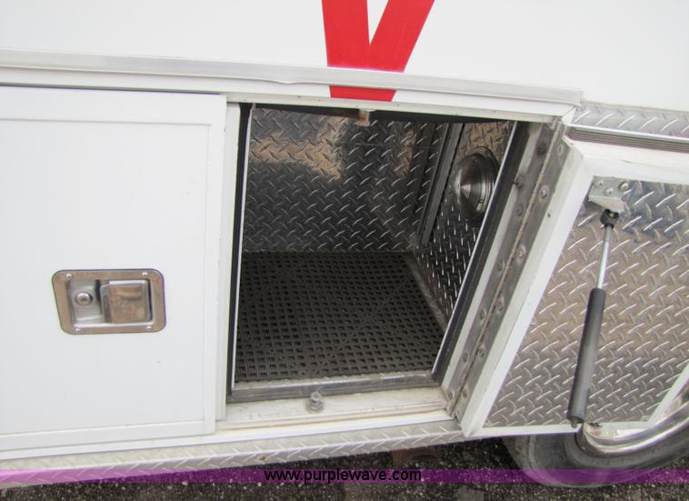 image for item 3510 1997 Ford F350 ambulance