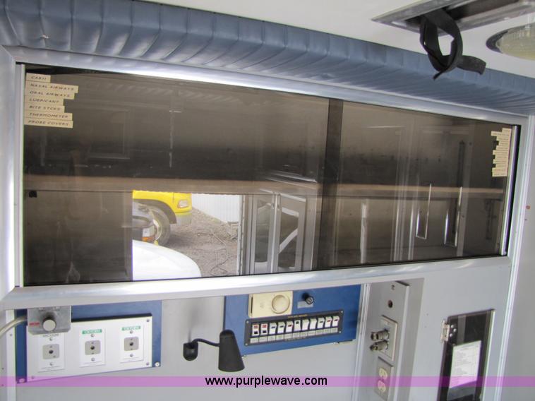 image for item 3510 1997 Ford F350 ambulance