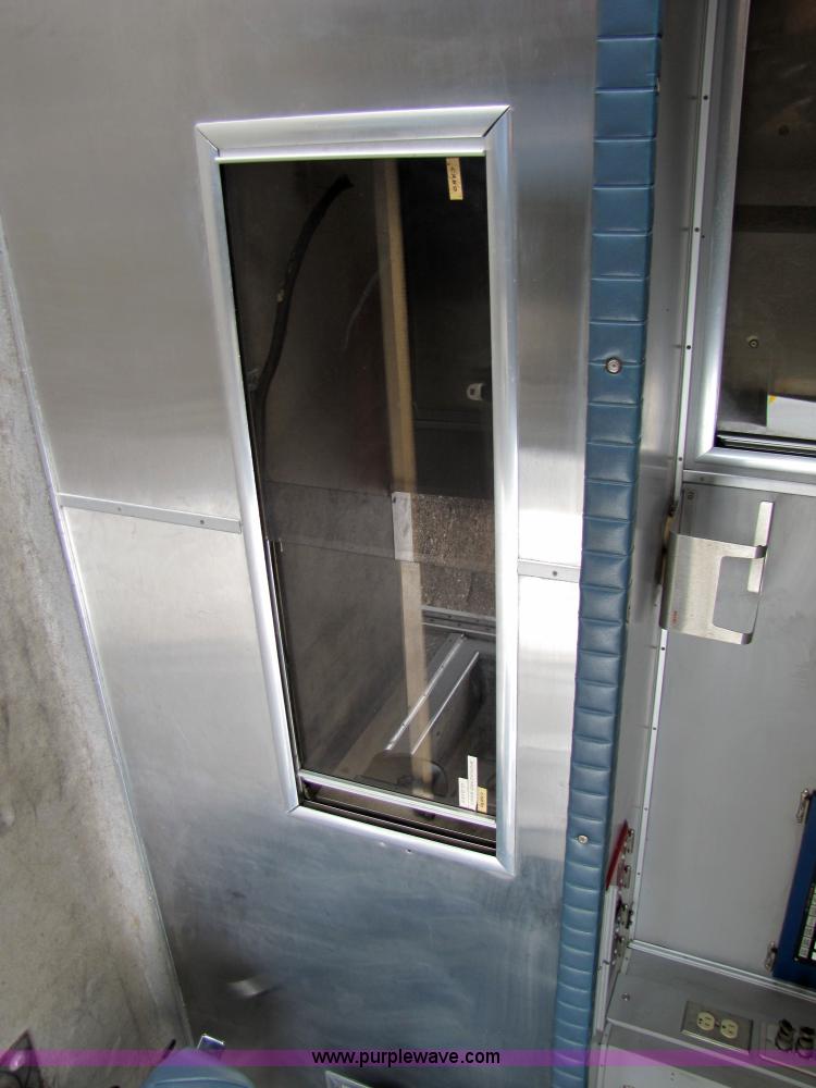 image for item 3510 1997 Ford F350 ambulance