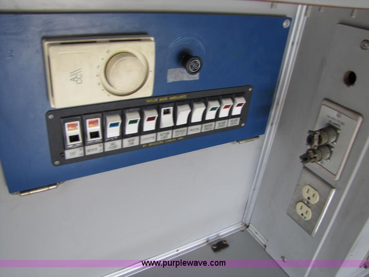 image for item 3510 1997 Ford F350 ambulance