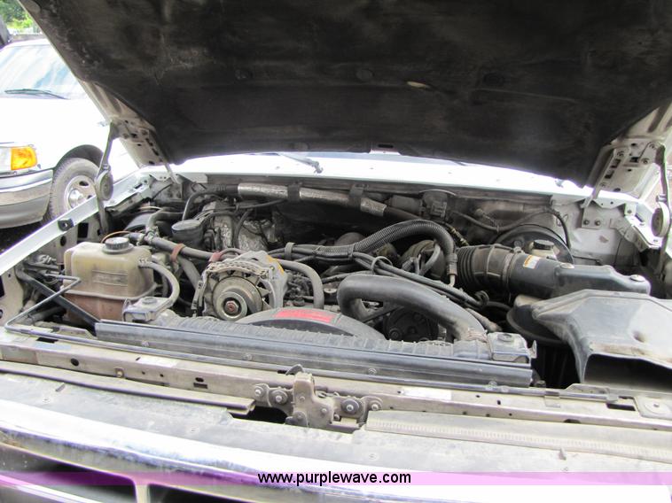 image for item 3510 1997 Ford F350 ambulance