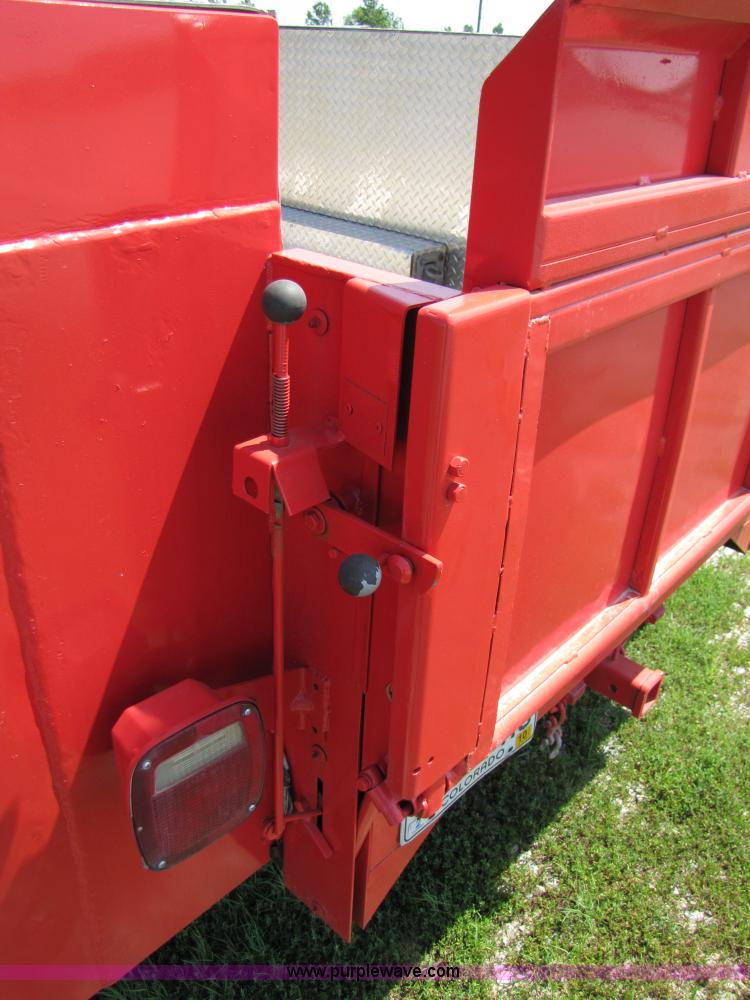 image for item 3513 1990 Ford F450 Super Duty truck with service body