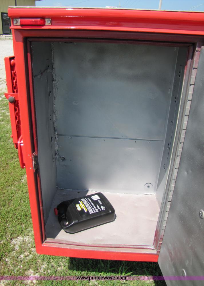 image for item 3513 1990 Ford F450 Super Duty truck with service body