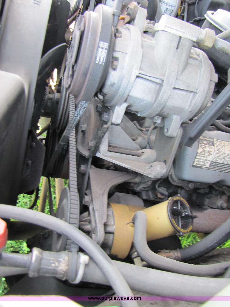 image for item 3513 1990 Ford F450 Super Duty truck with service body