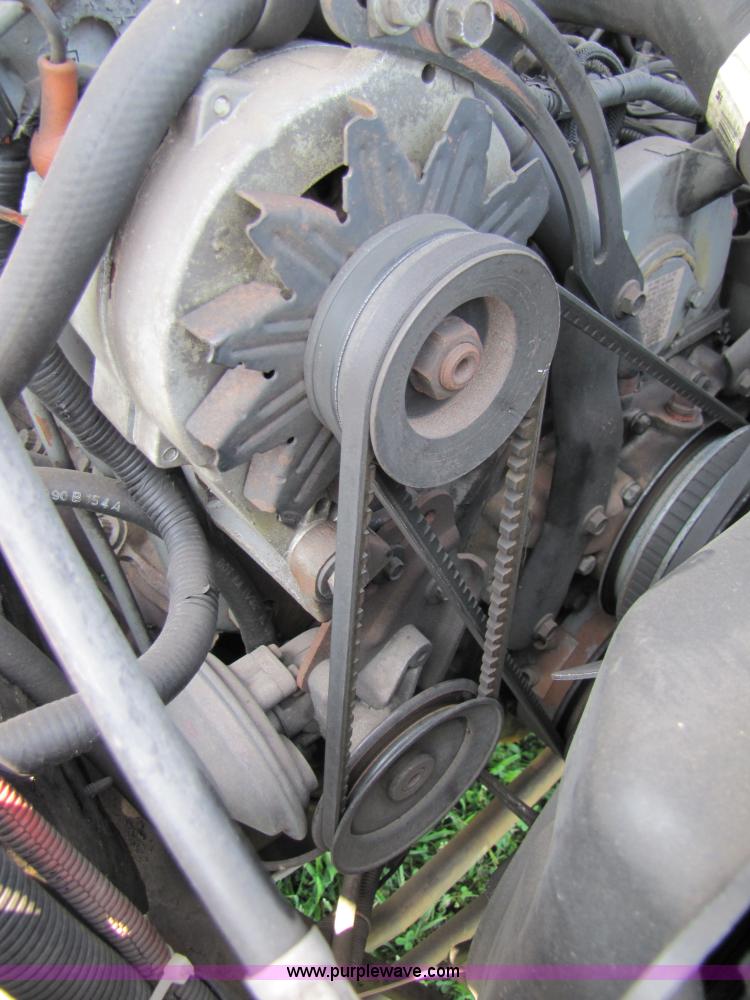 image for item 3513 1990 Ford F450 Super Duty truck with service body