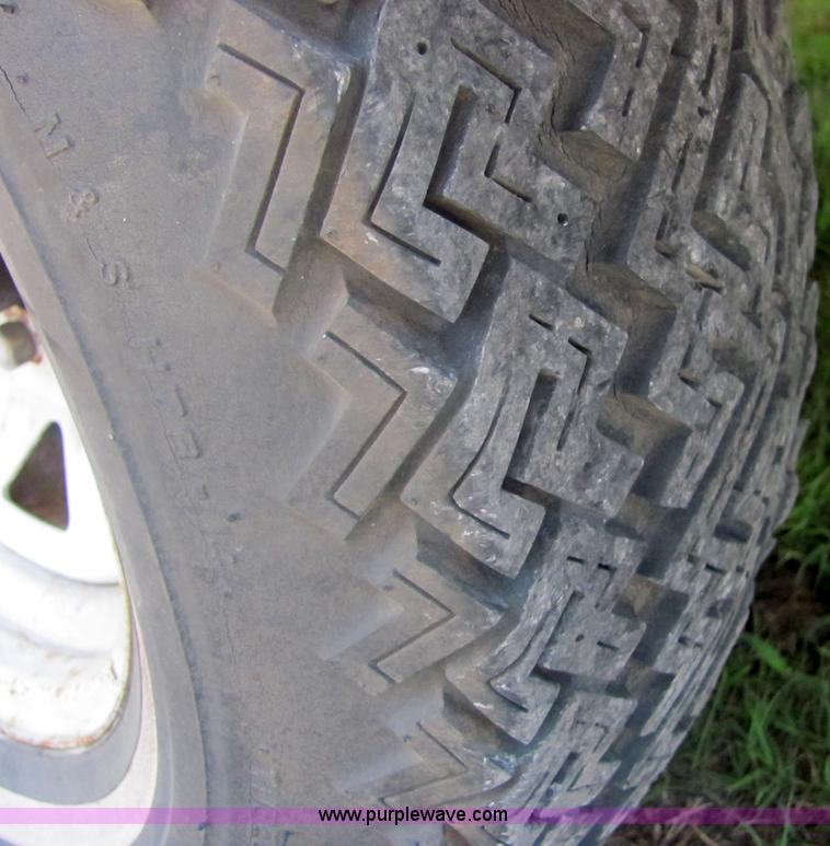 image for item 4616 1976 Glastron 25' cabin cruiser boat with trailer