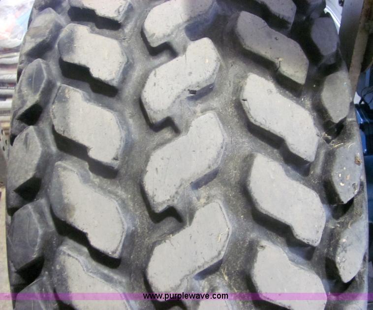 image for item 4637 Ford New Holland 2120 tractor