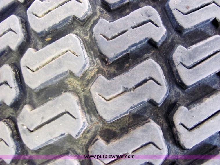 image for item 4637 Ford New Holland 2120 tractor